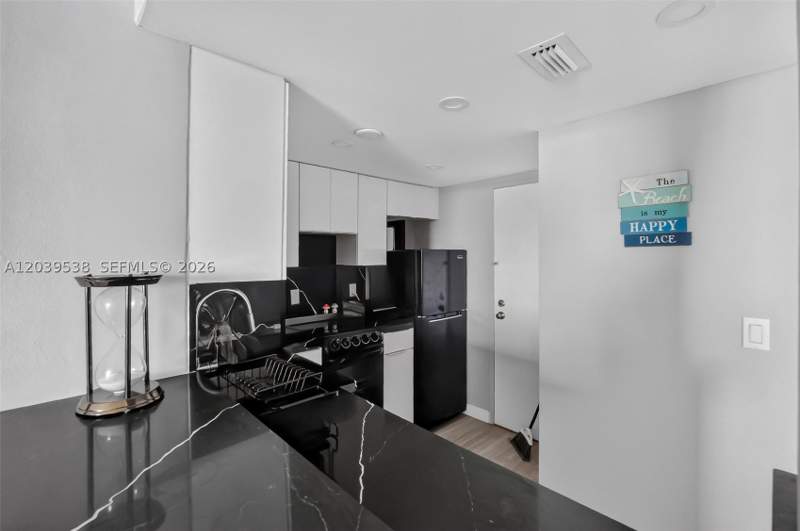 0 bedroom Condominium at 800 West Ave 533, South Bay Club Condo, Miami Beach — photo 4