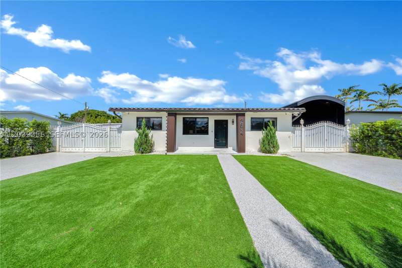 3 bedroom SingleFamilyResidence at 2914 SW 103rd Ct, Belle Heather, Miami — photo 2