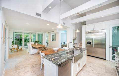650 Curtiswood Dr, Key Biscayne FL - photo 14 of 41