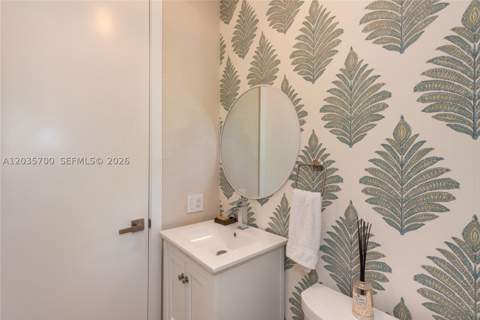 650 Curtiswood Dr, Key Biscayne FL - photo 15 of 41
