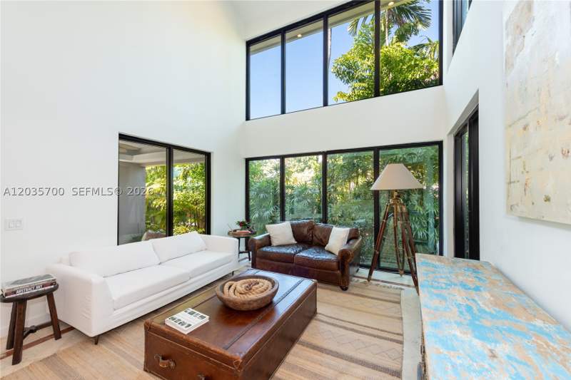 6 bedroom SingleFamilyResidence at 650 Curtiswood Dr, Biscayne Key Estates, Key Biscayne — photo 5