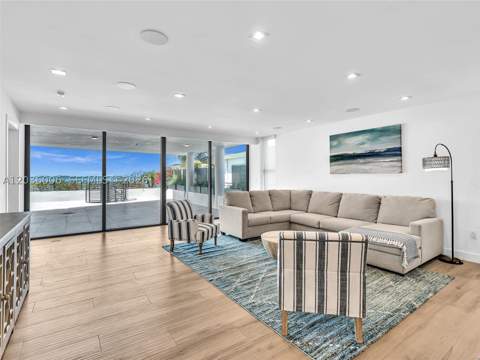 1930 Bay Dr Ph1, Miami Beach FL - photo 14 of 68