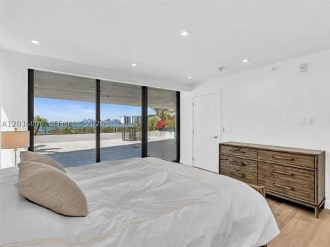 1930 Bay Dr Ph1, Miami Beach FL - photo 20 of 68