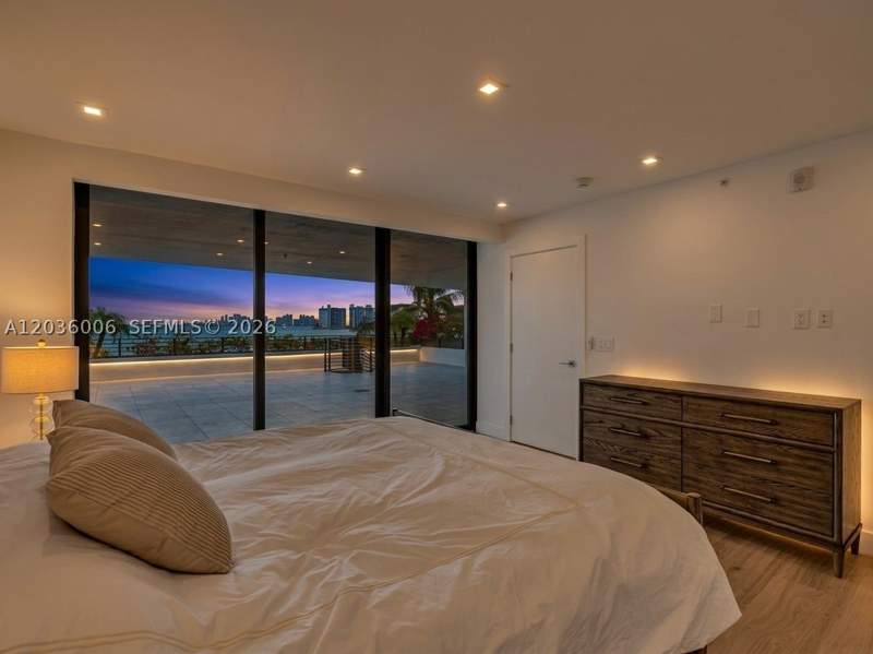 3 bedroom Condominium at 1930 Bay Dr Ph1, Isle Of Normandy Miami Vi, Miami Beach — photo 4