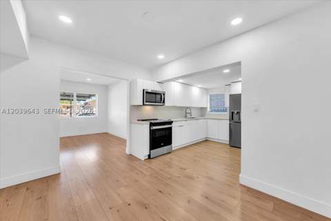 4719 E 8th Ct, Hialeah FL - photo 10 of 34