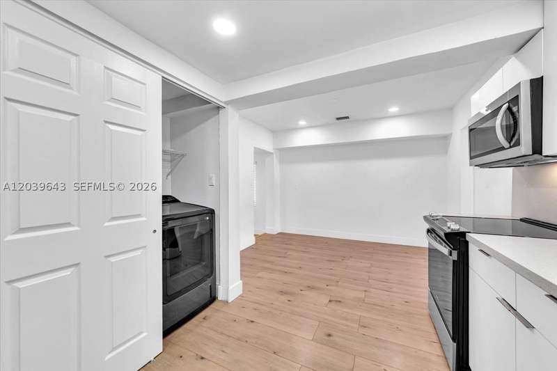 5 bedroom SingleFamilyResidence at 4719 E 8th Ct, Ingleside Park, Hialeah — photo 5