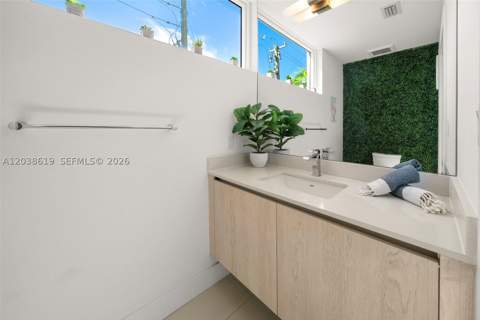 39 N Shore Dr, Miami Beach FL - photo 10 of 47