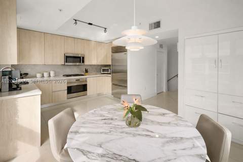 39 N Shore Dr, Miami Beach FL - photo 8 of 47