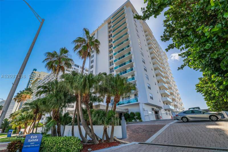 1 bedroom Condominium at 5001 Collins Ave 6E, The Carriage Club South, Miami Beach — photo 2