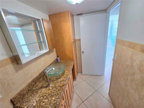 11930 N Bayshore Dr 910, North Miami FL - photo 17 of 24