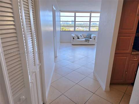 11930 N Bayshore Dr 910, North Miami FL - photo 20 of 24