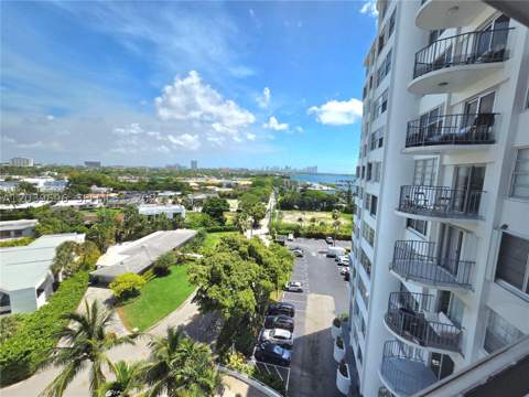 11930 N Bayshore Dr 910, North Miami FL - photo 24 of 24