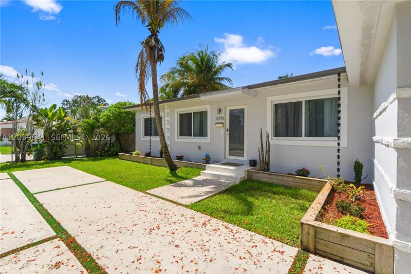 3 bedroom SingleFamilyResidence at 5790 SW 3rd St, Westlawn-Corrected Plat, Miami — photo 4