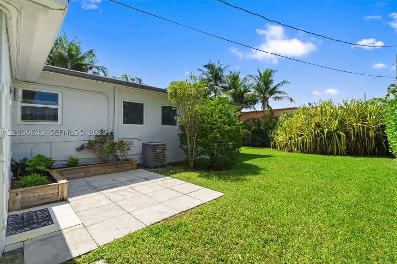 3 bedroom SingleFamilyResidence at 5790 SW 3rd St, Westlawn-Corrected Plat, Miami — photo 5