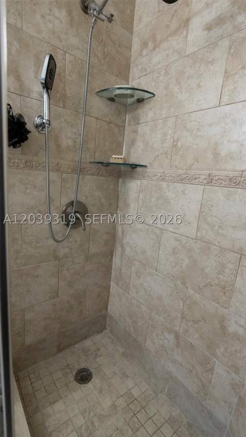 7548 NW 173rd Ter, Hialeah FL - photo 15 of 27