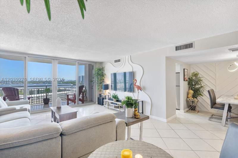 2 bedroom Condominium at 18031 Biscayne Blvd 1401, Del Prado Marina, Aventura — photo 4