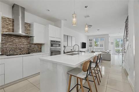 10260 NW 63 Terrace 213, Miami FL - photo 7 of 27