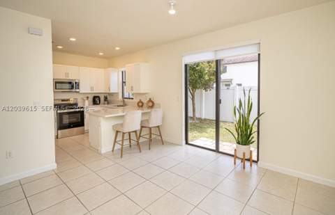11064 W 33rd Way, Hialeah FL - photo 15 of 93