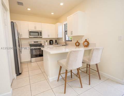 11064 W 33rd Way, Hialeah FL - photo 9 of 93