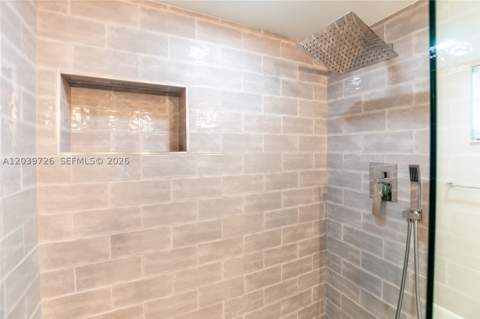 601 Ives Dairy Rd 101-8, Miami FL - photo 20 of 47