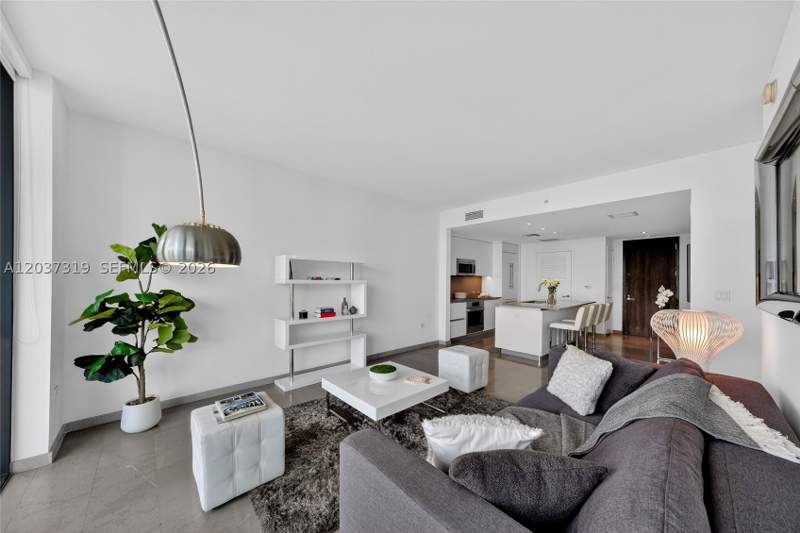 1 bedroom Condominium at 68 SE 6th St 3506, Reach Condo, Miami — photo 4