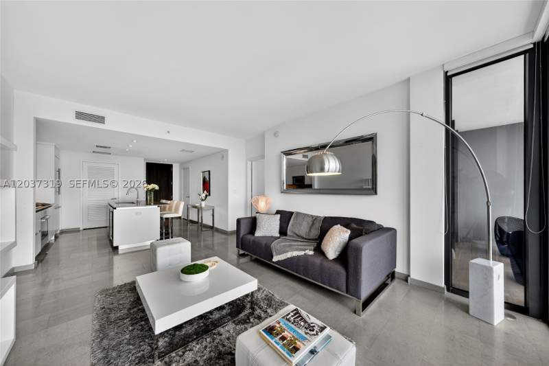 1 bedroom Condominium at 68 SE 6th St 3506, Reach Condo, Miami — photo 5