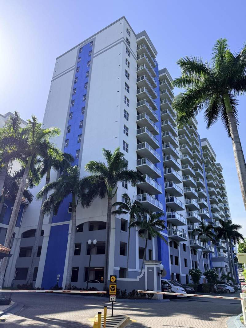 1 bedroom Condominium at 5077 NW 7th Street 914, Blue Lagoon Condo, Miami — photo 2