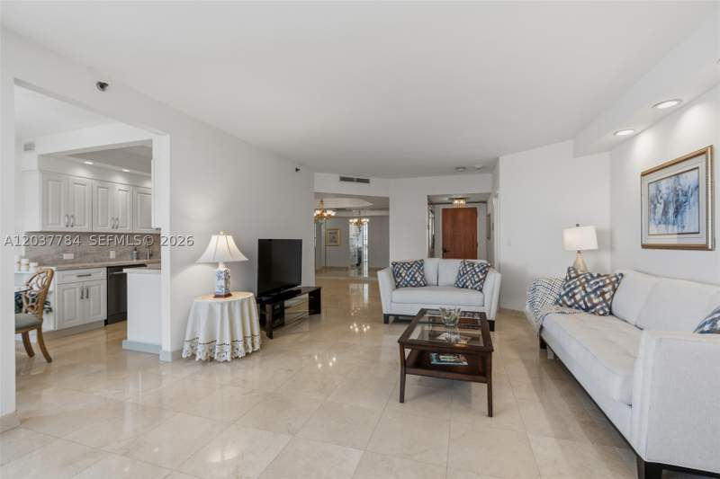 2 bedroom Condominium at 20191 E Country Club Dr 803, Terraces North Turnberry, Aventura — photo 3