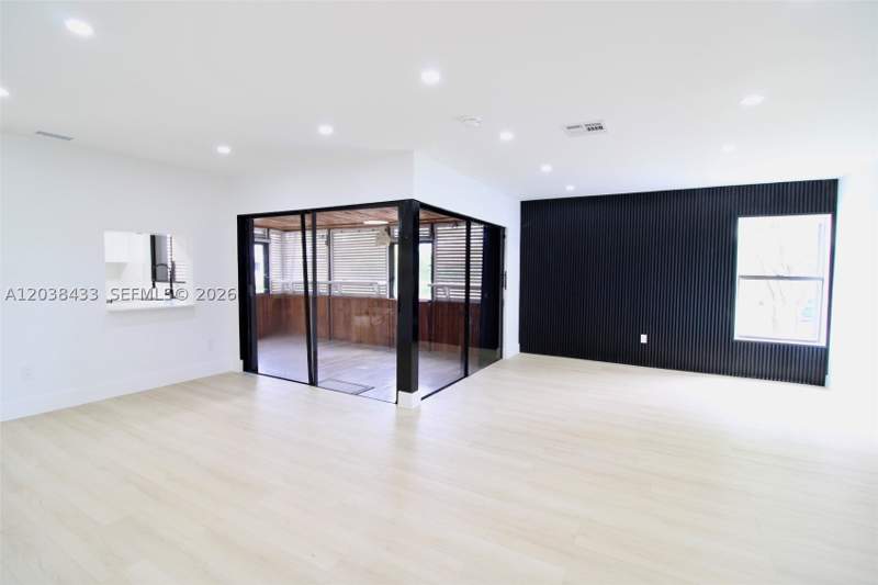 3 bedroom SingleFamilyResidence at 21808 SW 99th Ave, Lakes By The Bay Sec 2, Cutler Bay — photo 5