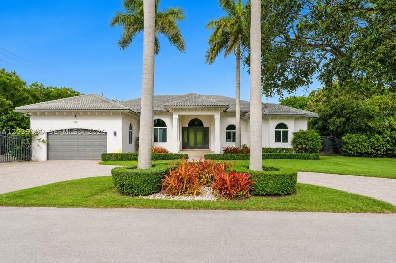 5 bedroom SingleFamilyResidence at 9401 SW 88th Ct, Galloway Acres, Miami — photo 2
