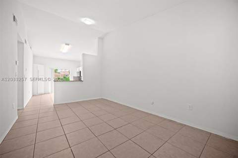 6900 NW 179th St 204-1, Hialeah FL - photo 17 of 20