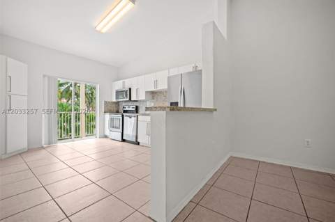 6900 NW 179th St 204-1, Hialeah FL - photo 9 of 20