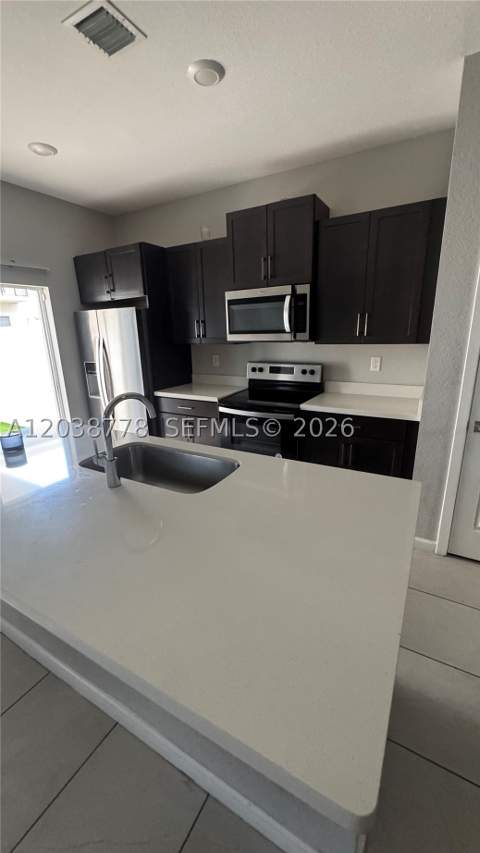 834 SE 16th Ct, Homestead FL - photo 7 of 39