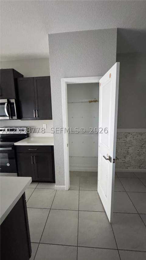 834 SE 16th Ct, Homestead FL - photo 9 of 39