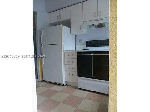 436 NW 84th Ter 436, Miami FL - photo 7 of 8