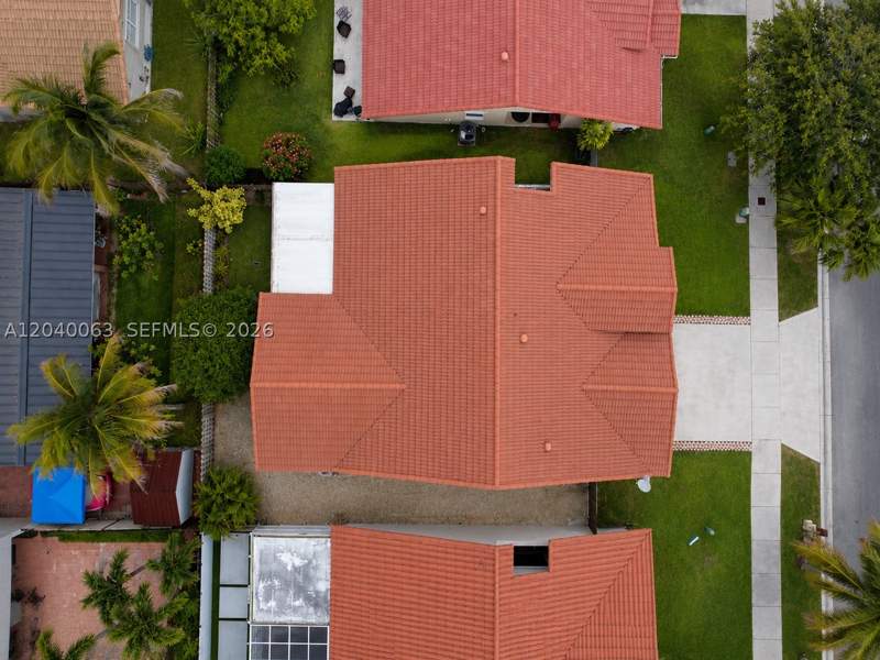 4 bedroom SingleFamilyResidence at 7743 SW 157th Pl, Adrian Homes At Lago Mar, Miami — photo 4
