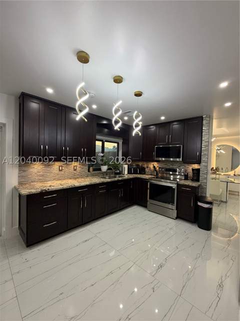 854 NW 132nd Ct, Miami FL - photo 8 of 37