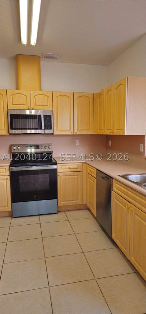 2410 SW 153rd Pass, Miami FL - photo 7 of 21