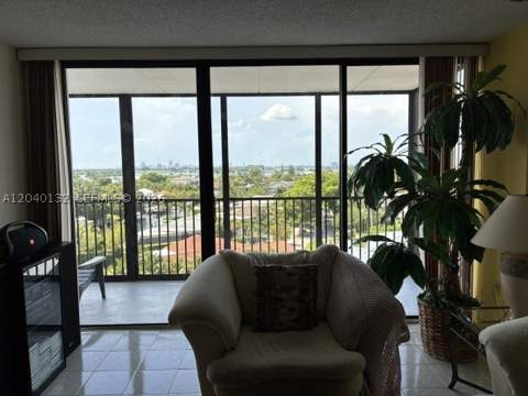 2500 NE 135th St C611, North Miami FL - photo 6 of 46