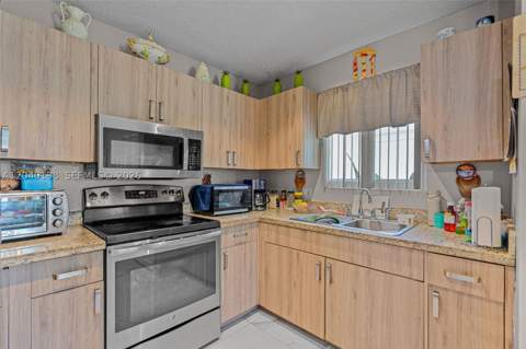 12243 SW 201st Ter, Miami FL - photo 15 of 42