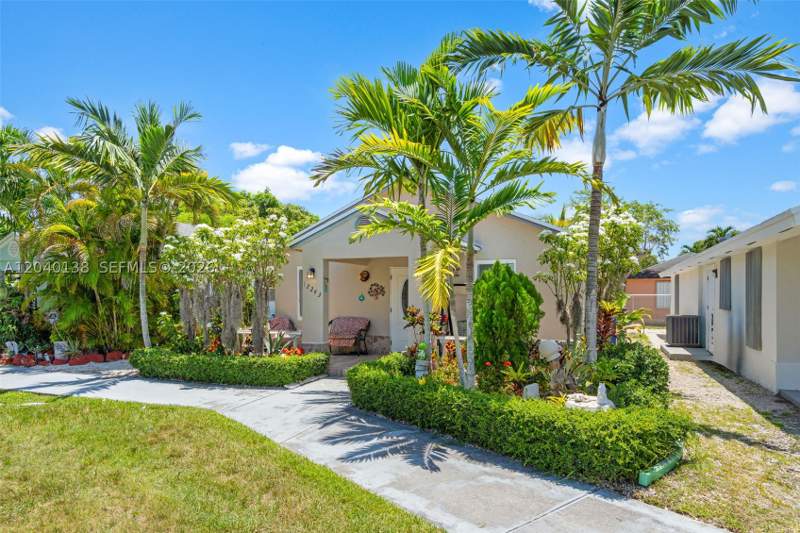 3 bedroom SingleFamilyResidence at 12243 SW 201st Ter, Habitat Villas, Miami — photo 3