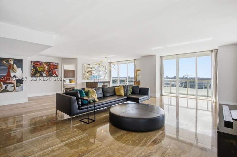 4 bedroom Condominium at 50 Biscayne Blvd 2510, 50 Biscayne Condo, Miami — photo 2