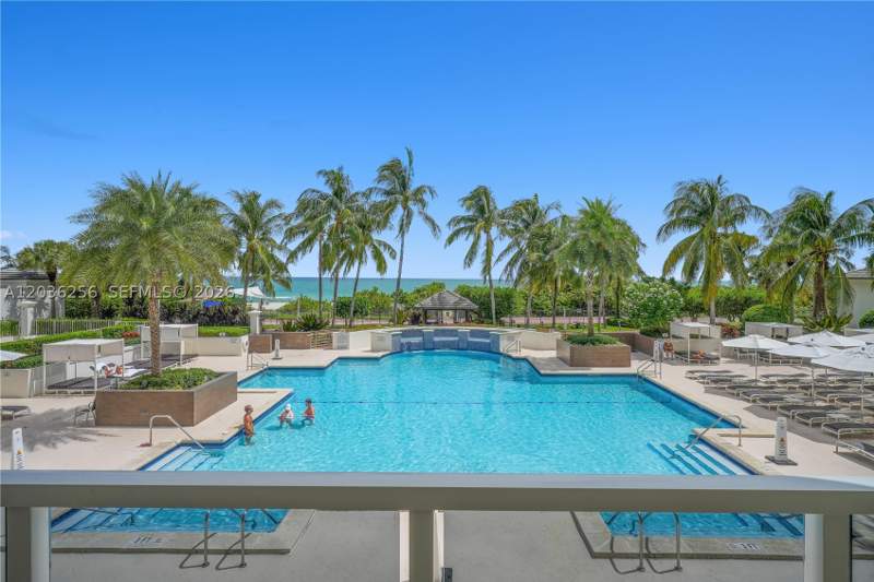 1 bedroom Condominium at 4779 Collins Ave 506, Blue Diamond Condo, Miami Beach — photo 2