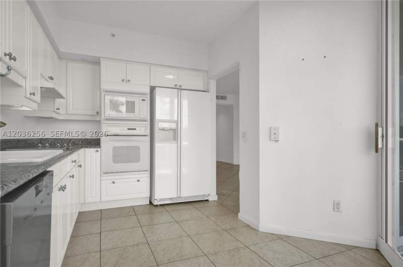 1 bedroom Condominium at 4779 Collins Ave 506, Blue Diamond Condo, Miami Beach — photo 5