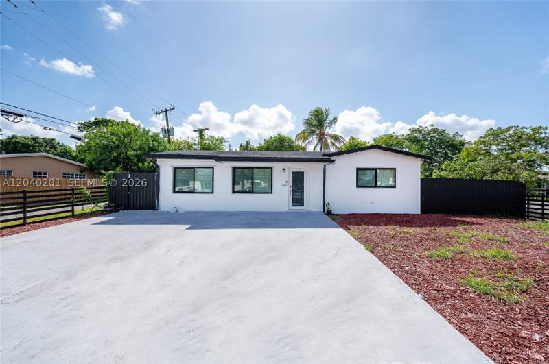 3 bedroom SingleFamilyResidence at 20001 NW 14th Ave, Honeyhill Ests Sec 1 1st, Miami Gardens — photo 2