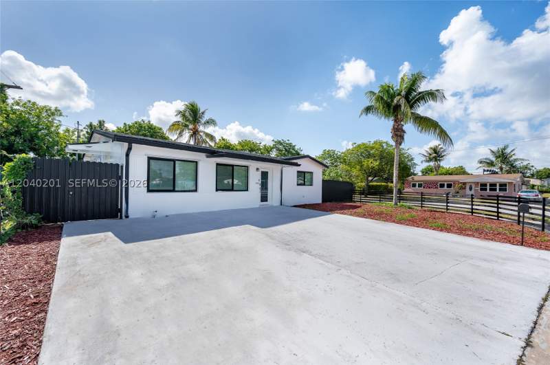 3 bedroom SingleFamilyResidence at 20001 NW 14th Ave, Honeyhill Ests Sec 1 1st, Miami Gardens — photo 3