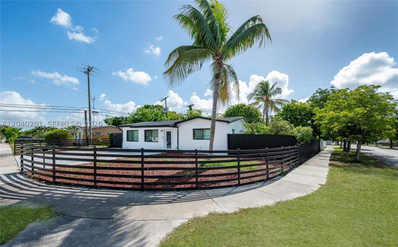 3 bedroom SingleFamilyResidence at 20001 NW 14th Ave, Honeyhill Ests Sec 1 1st, Miami Gardens — photo 5