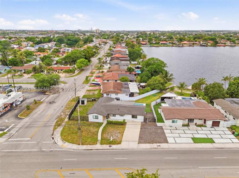 4 bedroom SingleFamilyResidence at 7200 W 12th Ave, Lake Laurence North, Hialeah — photo 2