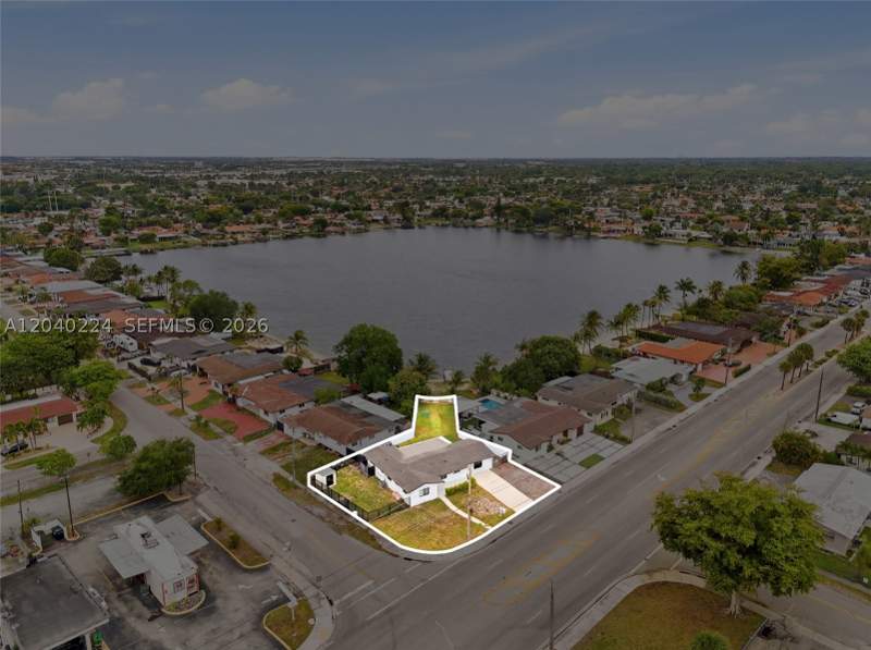 4 bedroom SingleFamilyResidence at 7200 W 12th Ave, Lake Laurence North, Hialeah — photo 5