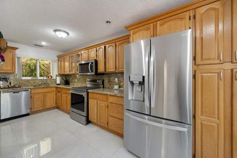8811 SW 150th Place Circle, Miami FL - photo 10 of 36